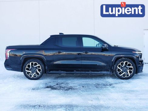 Used 2024 Chevrolet Silverado EV RST image 2
