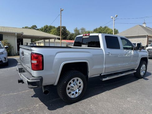 Used 2019 GMC Sierra 2500 Denali w/ Duramax Plus Package AWD/4WD image 5