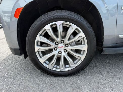 Used 2022 GMC Yukon XL Denali AWD/4WD image 48