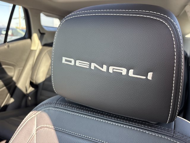 Used 2024 GMC Terrain Denali w/ Denali Premium Package AWD/4WD image 23