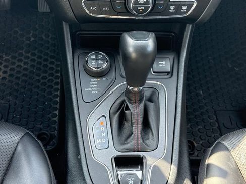 Used 2022 Jeep Cherokee Trailhawk w/ Sound & Nav Group AWD/4WD image 20