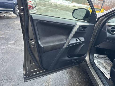 Used 2013 Toyota RAV4 XLE image 14