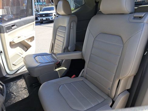 Used 2018 Volkswagen Atlas SEL Premium image 16