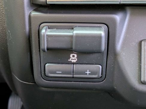 Used 2021 Chevrolet Silverado 1500 Custom Trail Boss AWD/4WD image 27