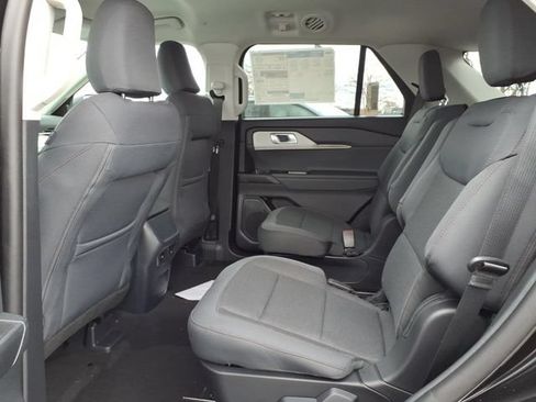Used 2026 Ford Explorer Active AWD/4WD image 11