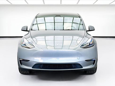 Used 2024 Tesla Model Y Long Range image 2