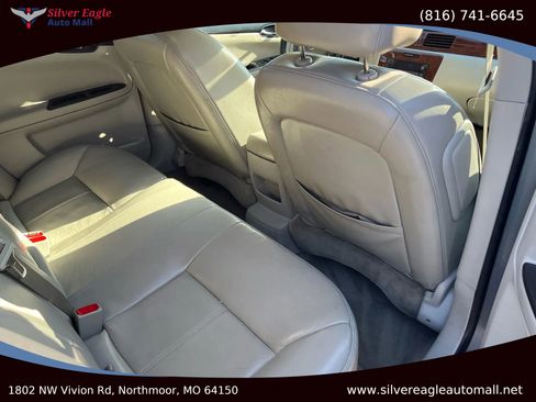 Used 2009 Chevrolet Impala LT w/ Luxury Edition Package image 8