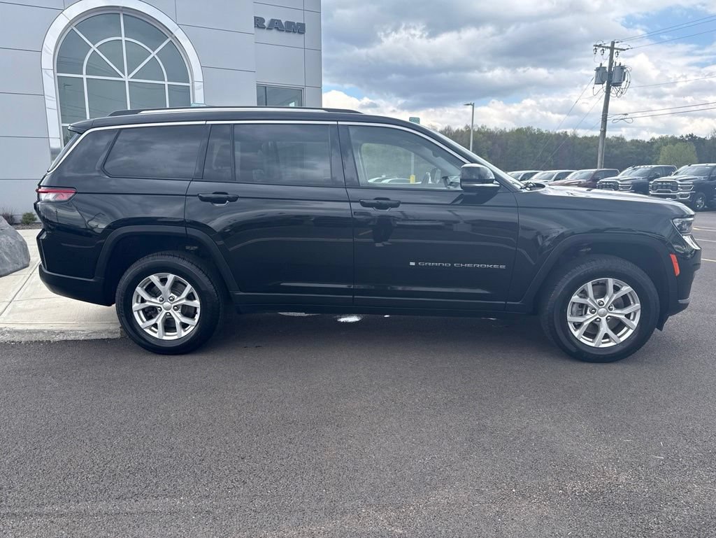 Used 2023 Jeep Grand Cherokee L Limited AWD/4WD image 9