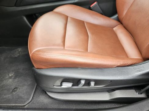 Used 2021 Cadillac XT5 Premium Luxury w/ LPO, Floor Liner Package AWD/4WD image 10