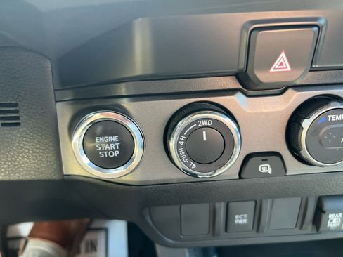 Certified 2023 Toyota Tacoma TRD Off-Road AWD/4WD image 17