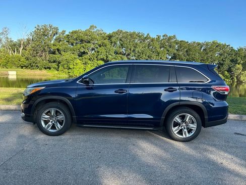 Used 2014 Toyota Highlander Limited Platinum FWD image 3