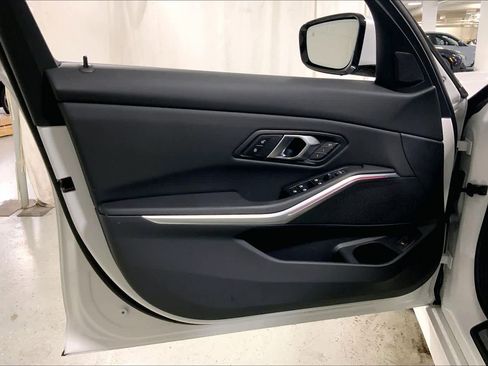 Used 2024 BMW 330i xDrive Sedan w/ Convenience Package AWD/4WD image 21