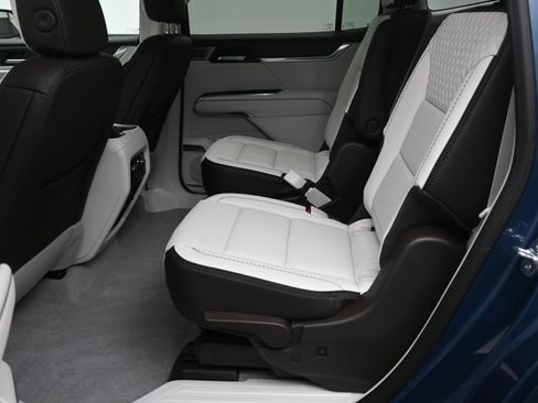 Used 2025 GMC Acadia Denali w/ Super Cruise Package image 20