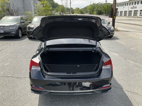Used 2021 Hyundai Elantra SEL w/ Convenience + Premium Package FWD image 12