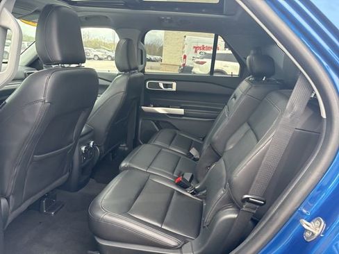 Used 2021 Ford Explorer XLT w/ Equipment Group 202A image 18