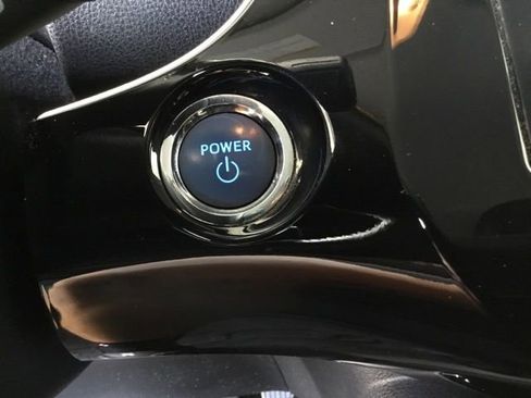 Used 2017 Toyota Prius Three w/ Protection Package image 31