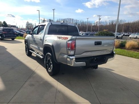 Used 2023 Toyota Tacoma TRD Off-Road image 5