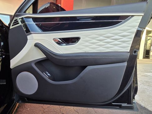 Used 2020 Bentley Flying Spur W12 image 47