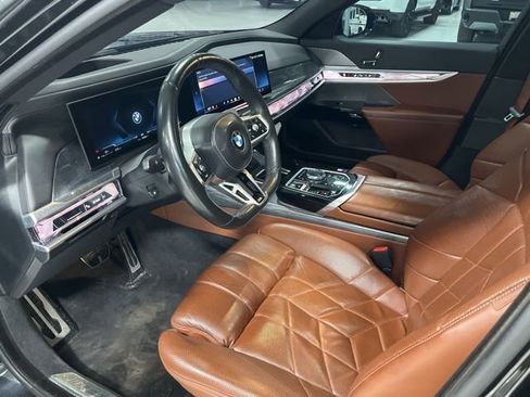 Used 2023 BMW 760i xDrive AWD/4WD image 8