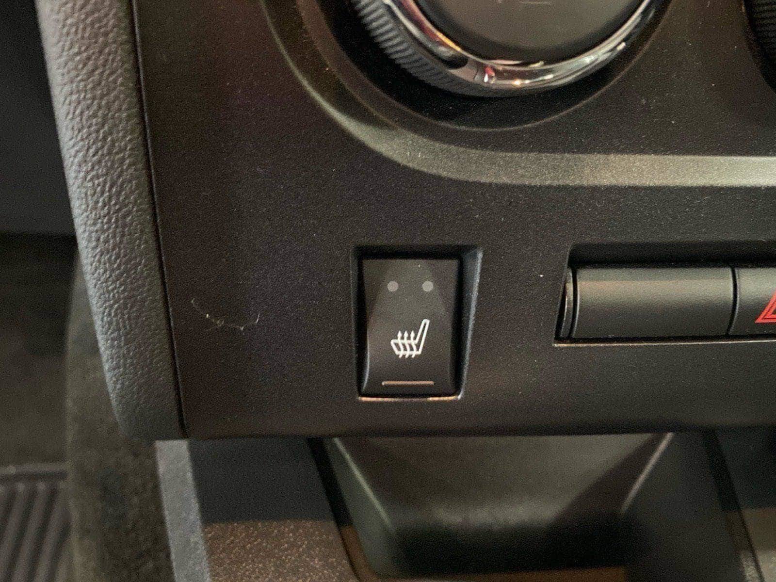 Used 2014 Dodge Challenger R/T RWD image 13