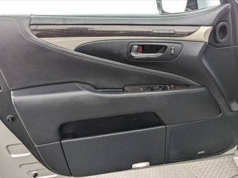 Used 2014 Lexus LS 460 w/ Comfort Package RWD image 13