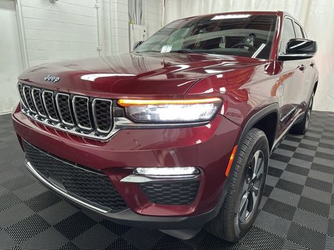 Used 2024 Jeep Grand Cherokee Limited 4xe image 2