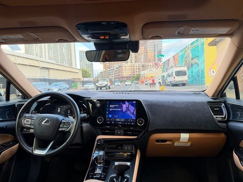 Used 2024 Lexus NX 250 FWD w/ Premium Package image 13