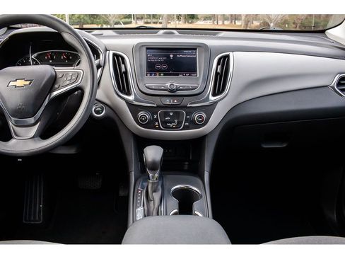 Used 2024 Chevrolet Equinox LS w/ LS Convenience Package image 13