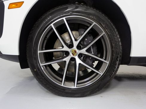 New 2026 Porsche Macan image 11