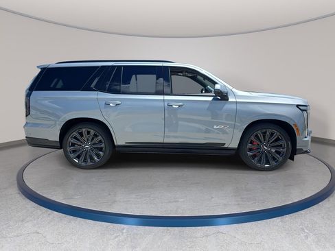 Used 2025 Cadillac Escalade V AWD/4WD image 5