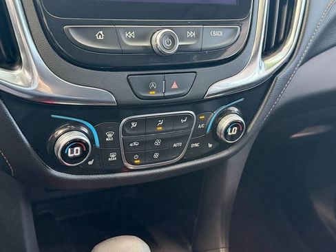 Used 2022 Chevrolet Equinox Premier FWD image 16