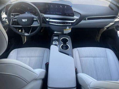 New 2026 Cadillac Lyriq Sport image 9