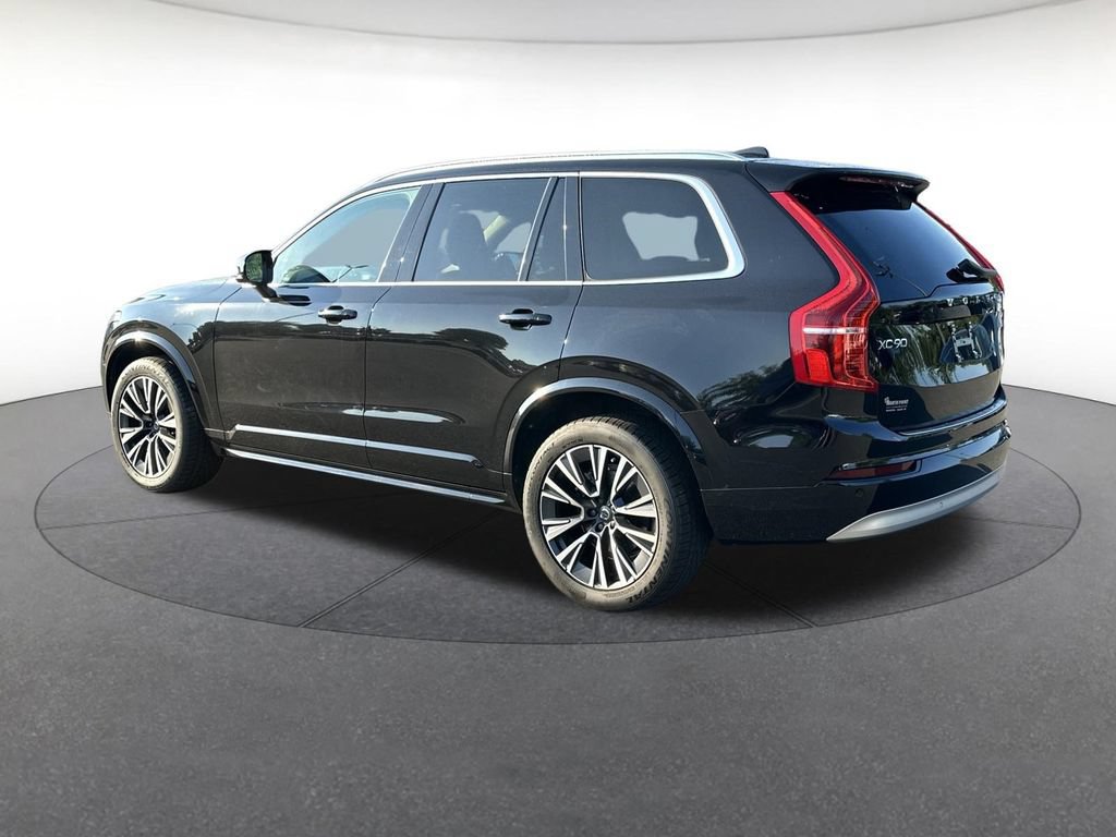 Used 2022 Volvo XC90 T5 Momentum w/ Protection Package Premier FWD image 3