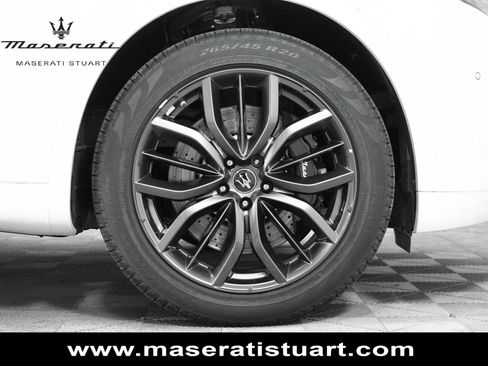 New 2024 Maserati Levante GT Ultima AWD/4WD image 9