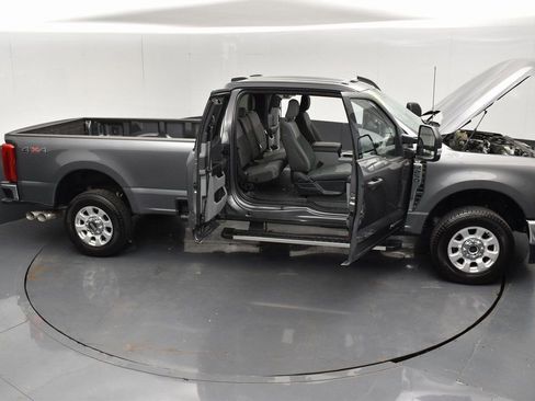 Used 2024 Ford F250 XLT image 28