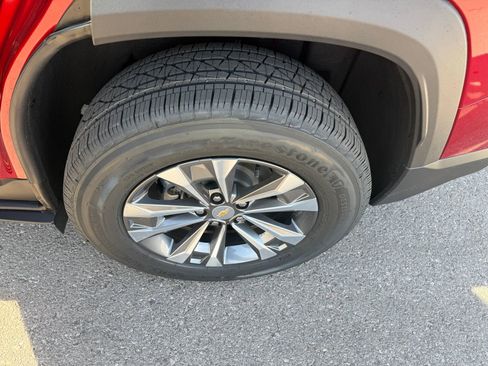 New 2026 Chevrolet Equinox LT w/ Safety and Technology Package FWD image 14