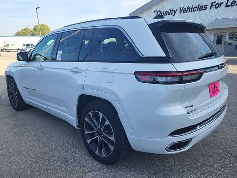 Used 2023 Jeep Grand Cherokee Overland w/ Advanced Protech Group III image 15