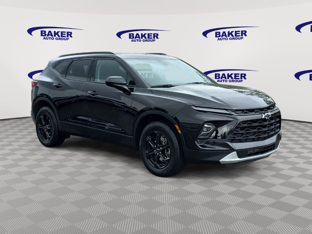 Used 2024 Chevrolet Blazer LT w/ Convenience Package AWD/4WD image 3