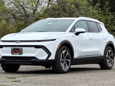 New 2026 Chevrolet Equinox EV LT image 8