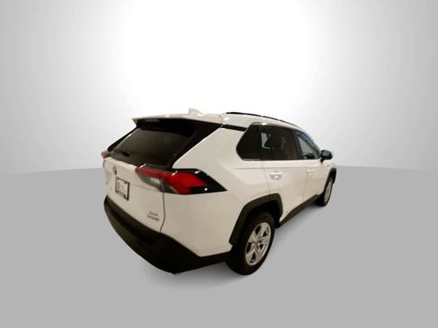 Certified 2021 Toyota RAV4 XLE w/ Convenience Package image 8