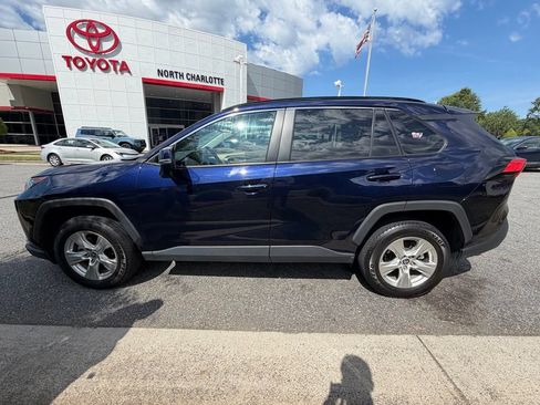 Used 2021 Toyota RAV4 XLE w/ Convenience Package FWD image 6