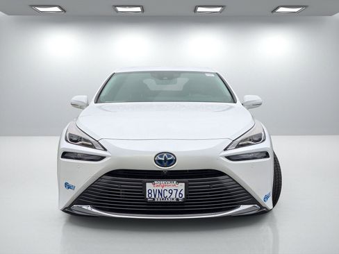 Used 2021 Toyota Mirai XLE w/ Advanced Technology Package image 2