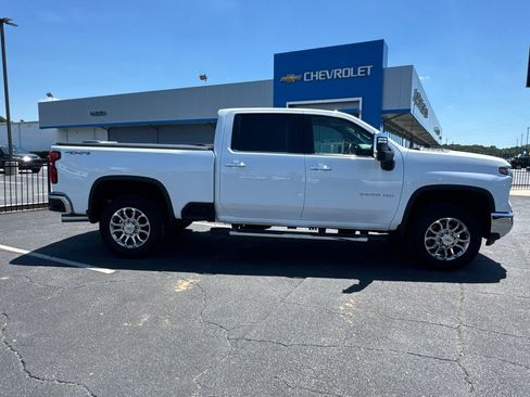 Used 2025 Chevrolet Silverado 2500 LTZ w/ LTZ Premium Package AWD/4WD image 5