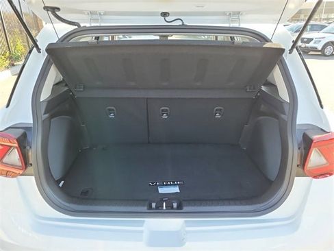 New 2026 Hyundai Venue SE image 20