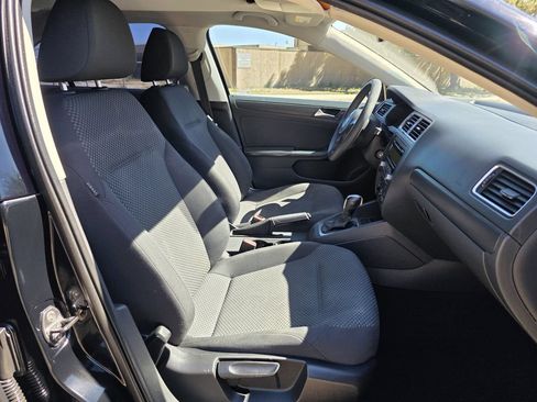 Used 2011 Volkswagen Jetta S FWD image 22