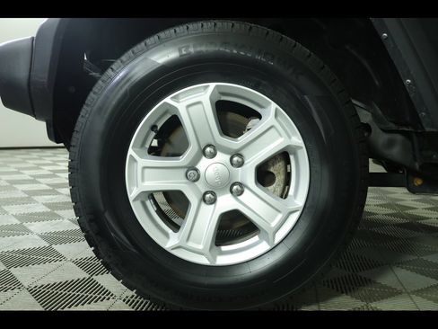 Used 2021 Jeep Wrangler Sport S image 12