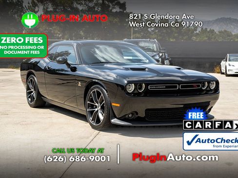 Used 2018 Dodge Challenger R/T Scat Pack RWD image 3