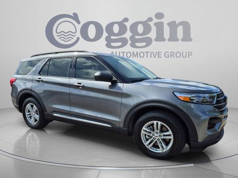 Certified 2022 Ford Explorer XLT RWD image 7