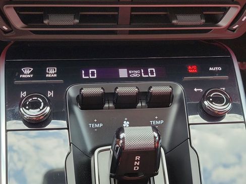 Certified 2022 Porsche 911 Turbo S AWD/4WD image 33