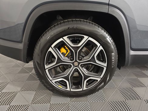 Used 2024 Rivian R1S Adventure image 12